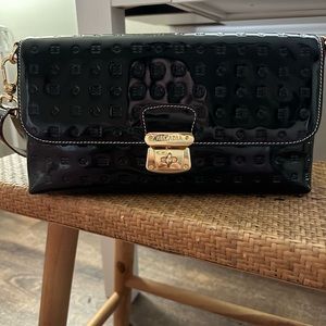 Medium sized vintage Arcadia handbag